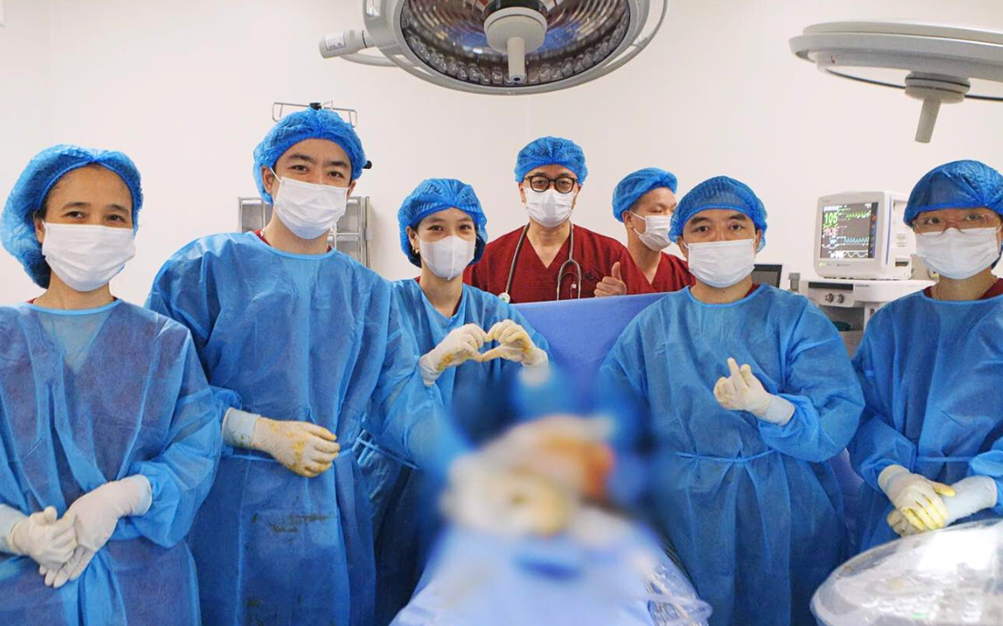 Cứu sống thai nhi tràn dịch màng phổi ngay trong bụng mẹ 