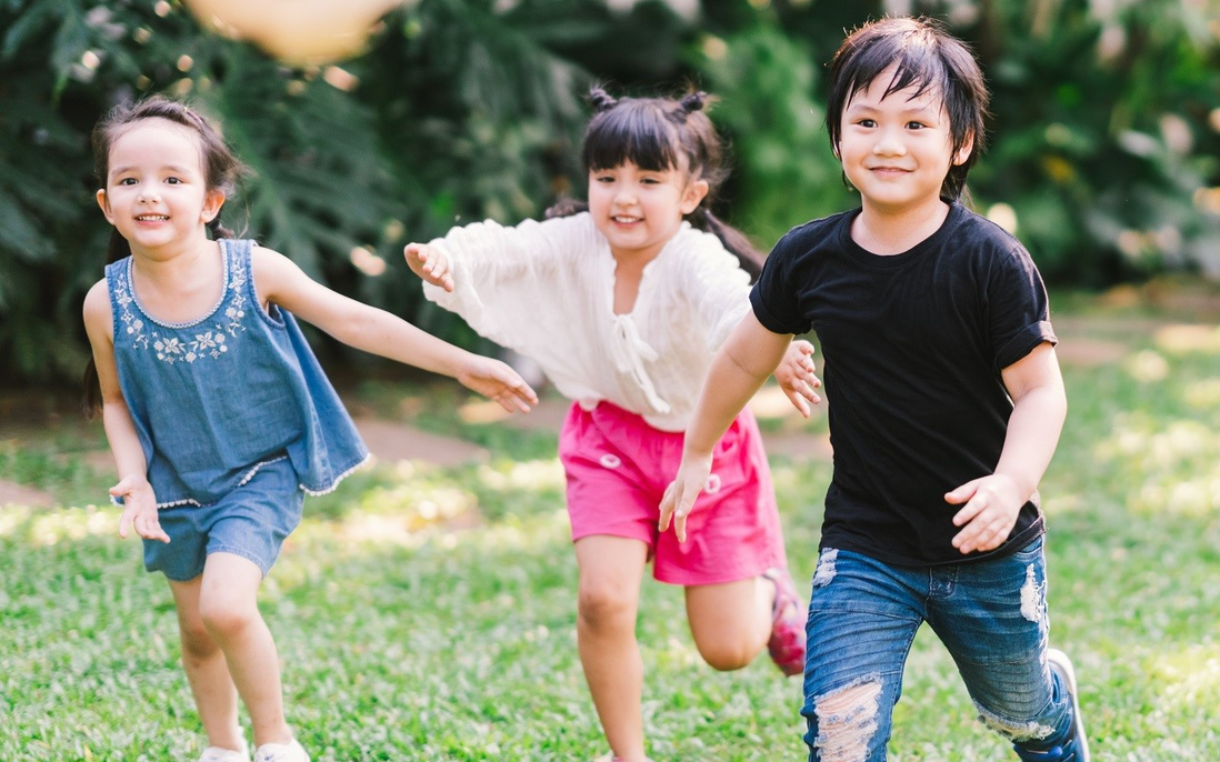 Hành trình bền bỉ "giành lại" con từ "thế giới ảo"