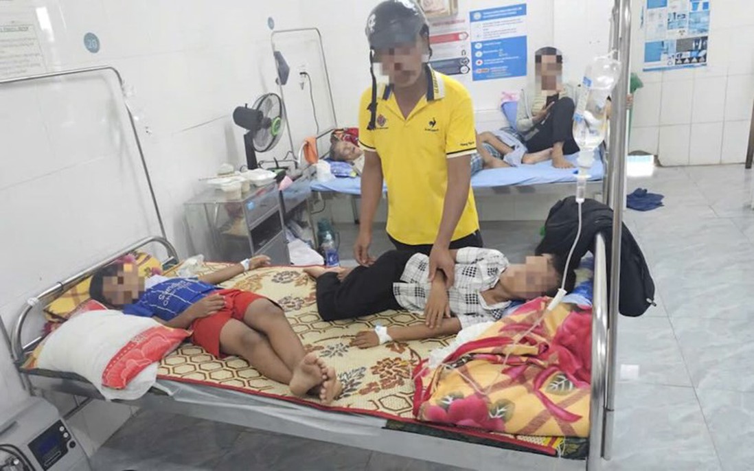 40 học sinh nhập viện nghi do ngộ độc sau bữa ăn sáng tại trường