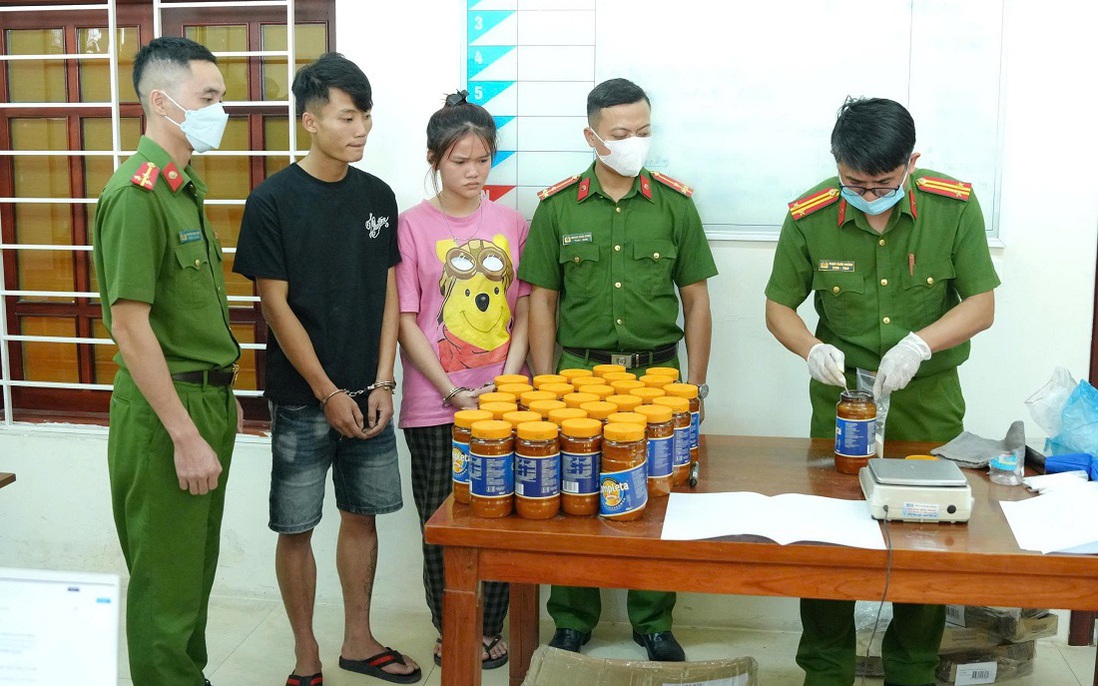 Ngụy trang ma túy vào hộp sữa, bánh kẹo vận chuyển từ châu Âu về Việt Nam