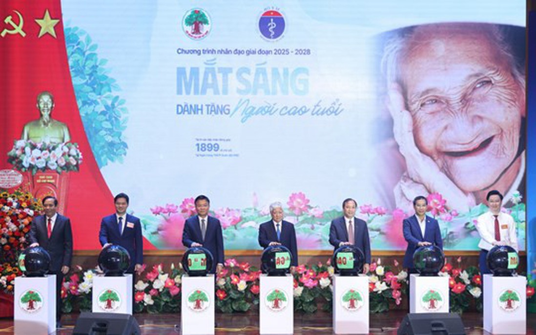 Phát động Tháng hành động vì người cao tuổi và chương trình "Mắt sáng cho người cao tuổi"