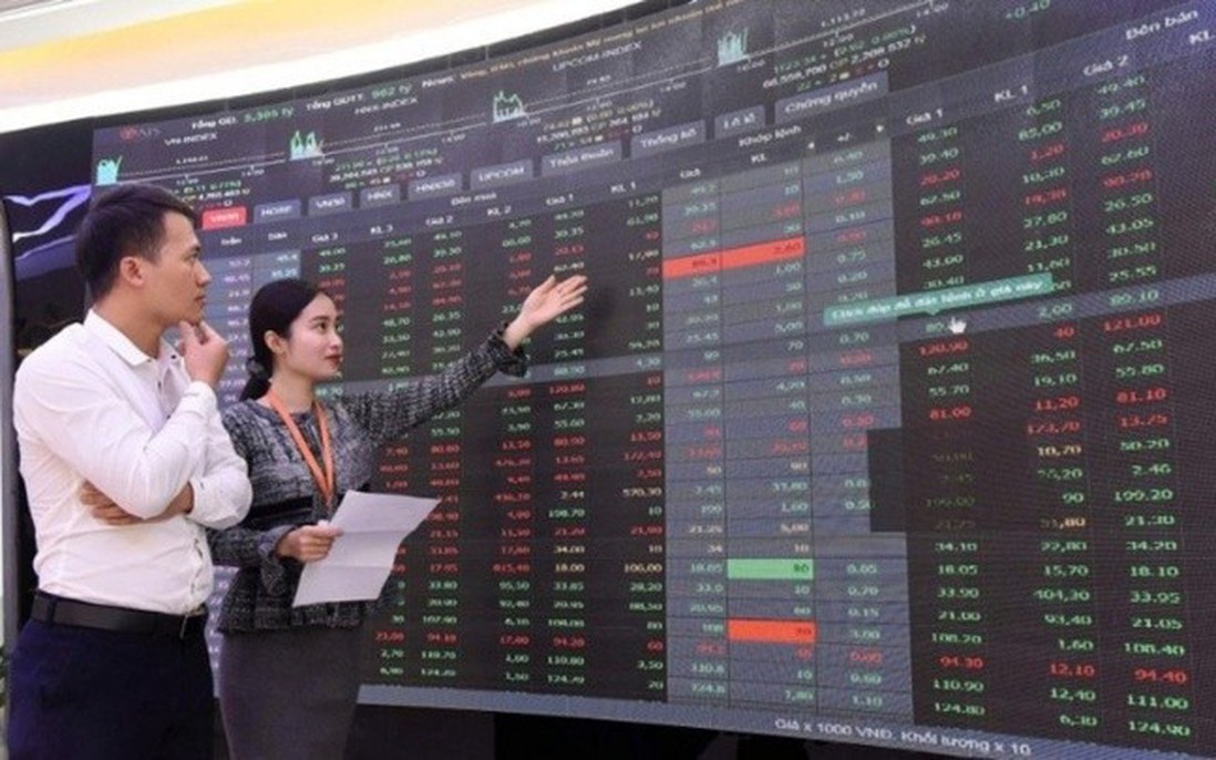 Bluechip "chèo lái", VN-Index ngược dòng tăng điểm trong phiên giao dịch ngày 29/9
