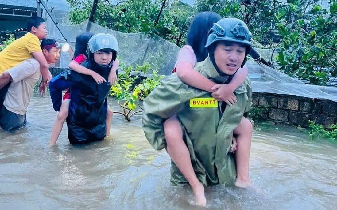 Thủ tướng chỉ đạo khẩn trương khắc phục hậu quả bão số 10 và mưa lũ