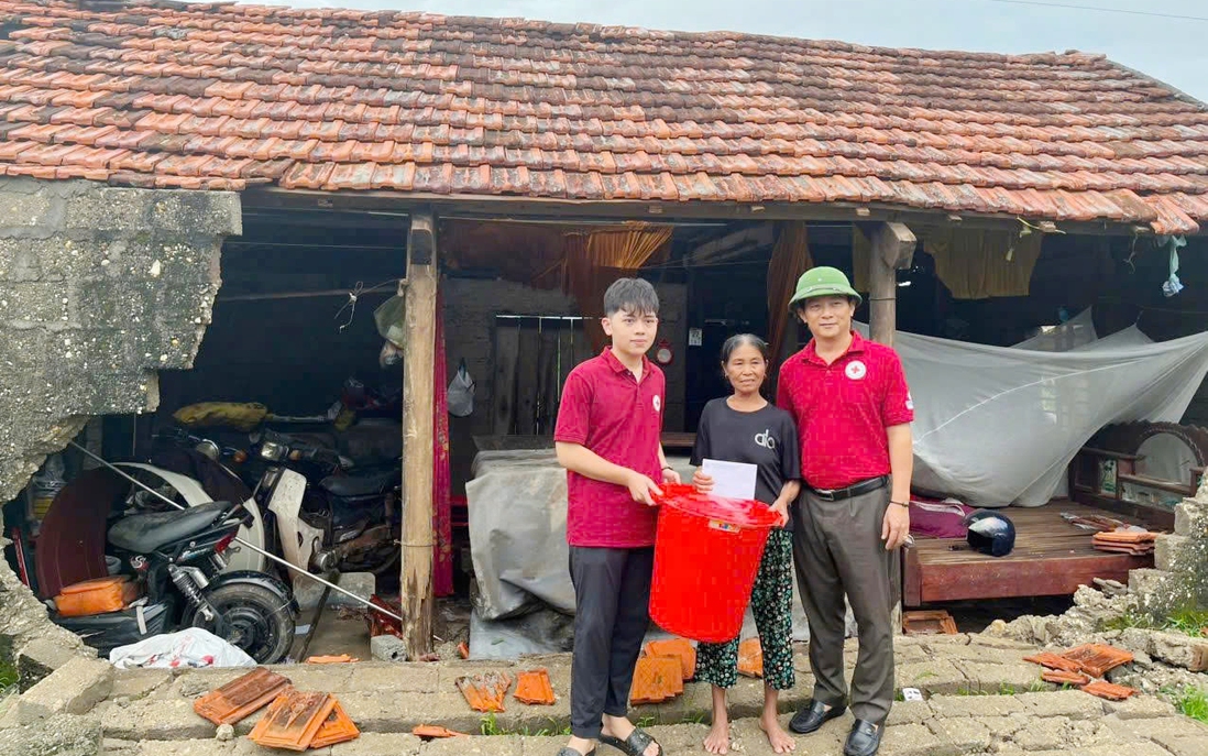 Hội Chữ thập đỏ Việt Nam: Hơn 2,1 tỷ đồng cứu trợ khẩn cấp người dân vùng bão số 10