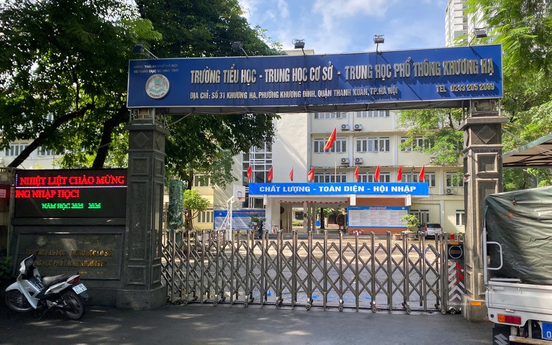 Hà Nội: Cách chức nữ Hiệu trưởng trừ lương giáo viên, lấy tiền trả lại phụ huynh