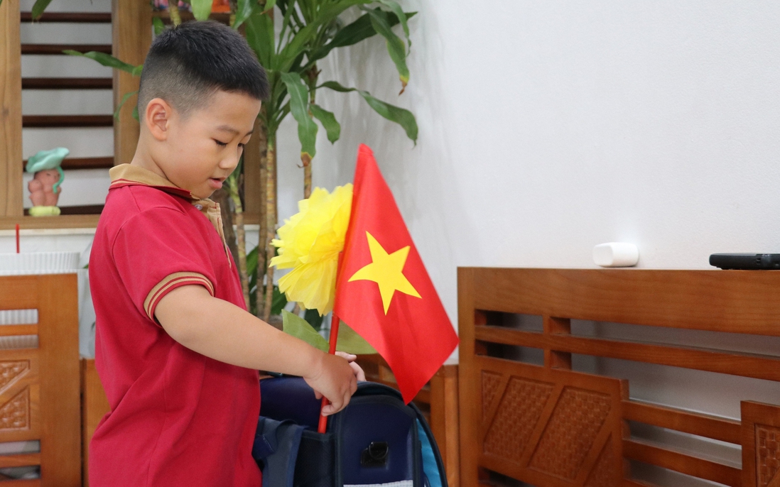 Theo chân học sinh lớp 1 dự Lễ khai giảng đặc biệt