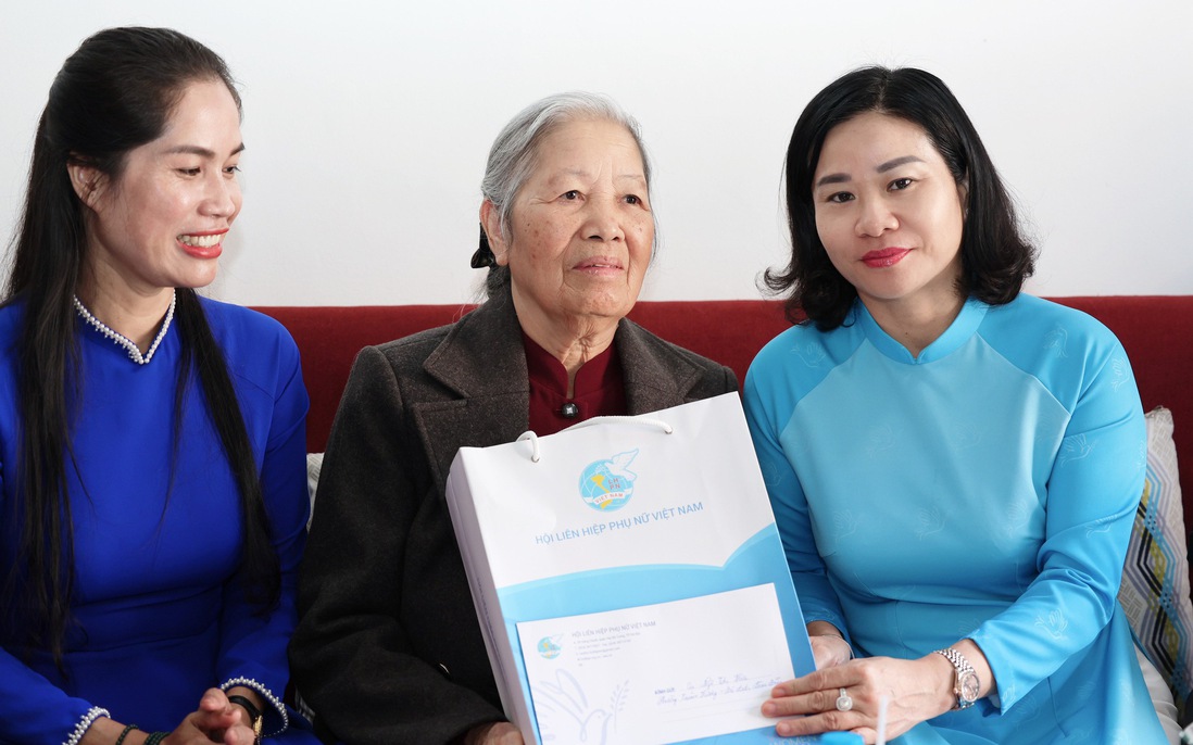 Chủ tịch Hội LHPN Việt Nam thăm hỏi, tri ân nữ Đảng viên tại Lâm Đồng
