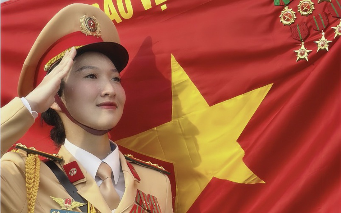 Vượt qua áp lực, hoàn thành nhiệm vụ Khối trưởng Khối nữ sĩ quan Cảnh sát giao thông
