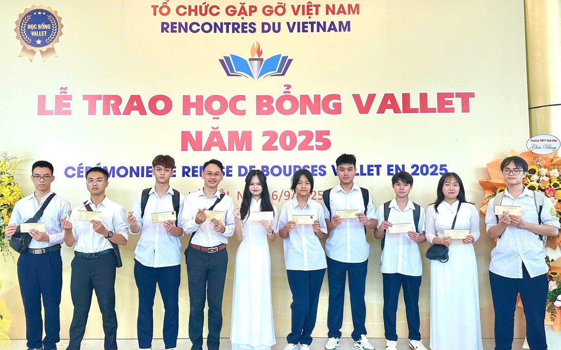 Trao học bổng cho hơn 600 học sinh, sinh viên tiêu biểu