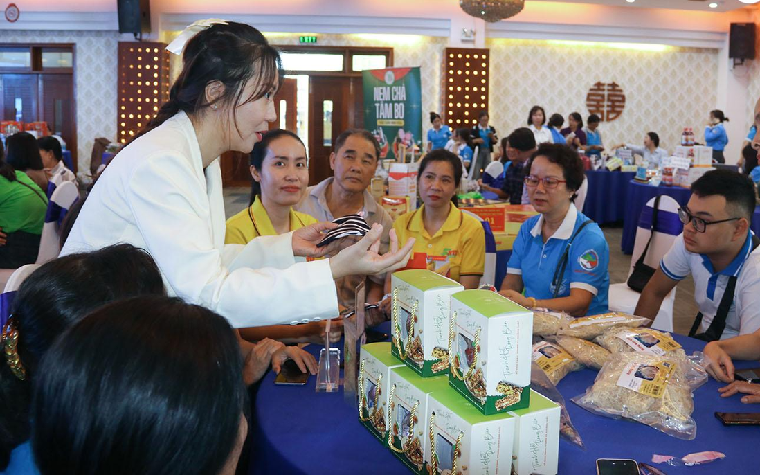 Khánh Hòa: 100 phụ nữ được tập huấn ứng dụng trí tuệ nhân tạo vào sản xuất, kinh doanh