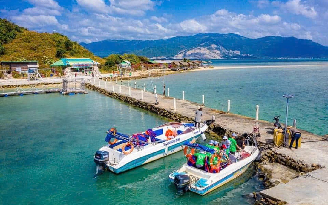 Chấn chỉnh tình trạng khách sạn "loạn sao" ở Khánh Hòa