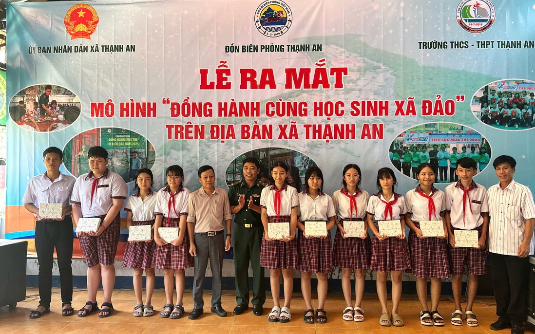 Ra mắt mô hình "Đồng hành cùng học sinh xã đảo"
