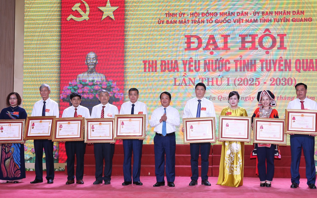 Cán bộ Hội phụ nữ được tôn vinh tại Đại hội Thi đua yêu nước lần thứ nhất tỉnh Tuyên Quang