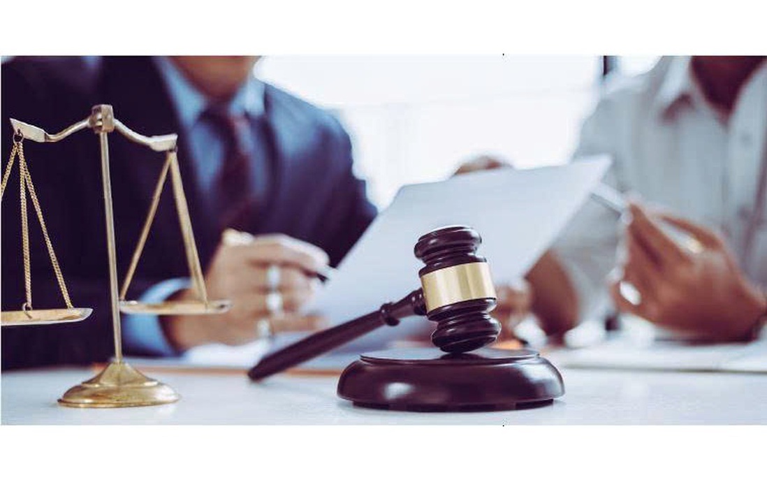 Dùng 26 tài khoản thao túng cổ phiếu SJS, hai cá nhân lĩnh "án" phạt nặng