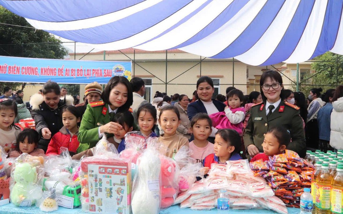 Phát động “Ngày nhân ái” trong phụ nữ Công an nhân dân