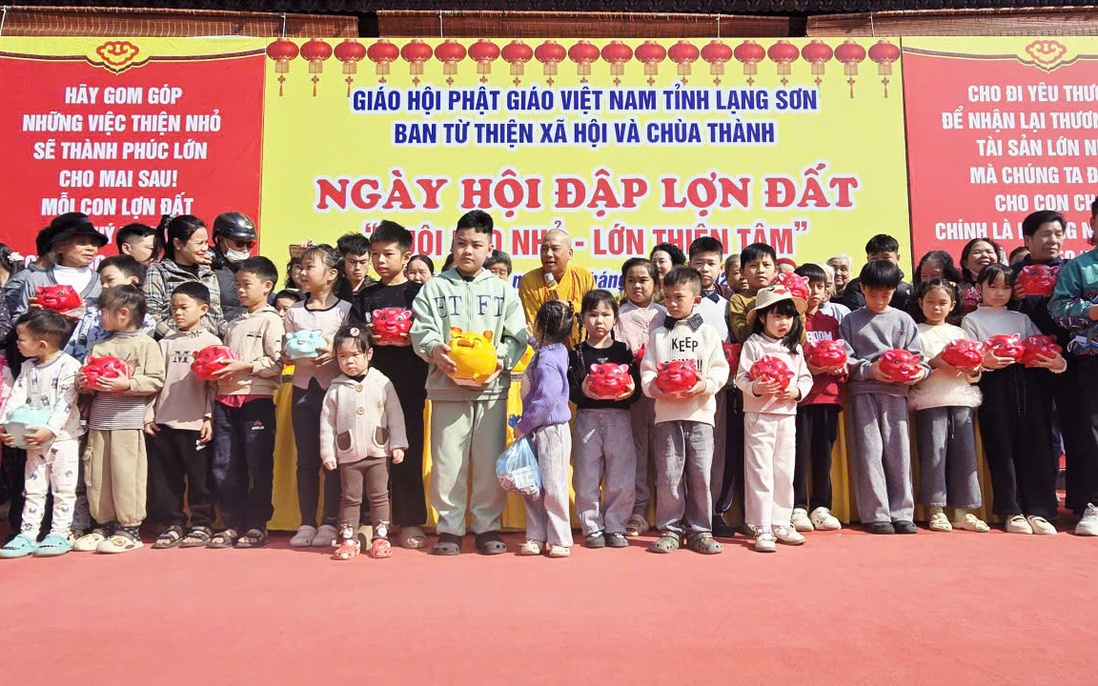 Lạng Sơn: “Mổ lợn đất” gom gần 400 triệu đồng làm thiện nguyện