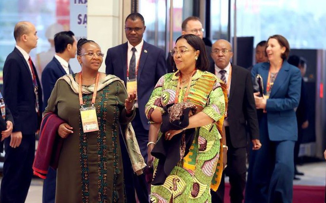 Các đại biểu quốc tế dự phiên khai mạc Đại hội XIV của Đảng