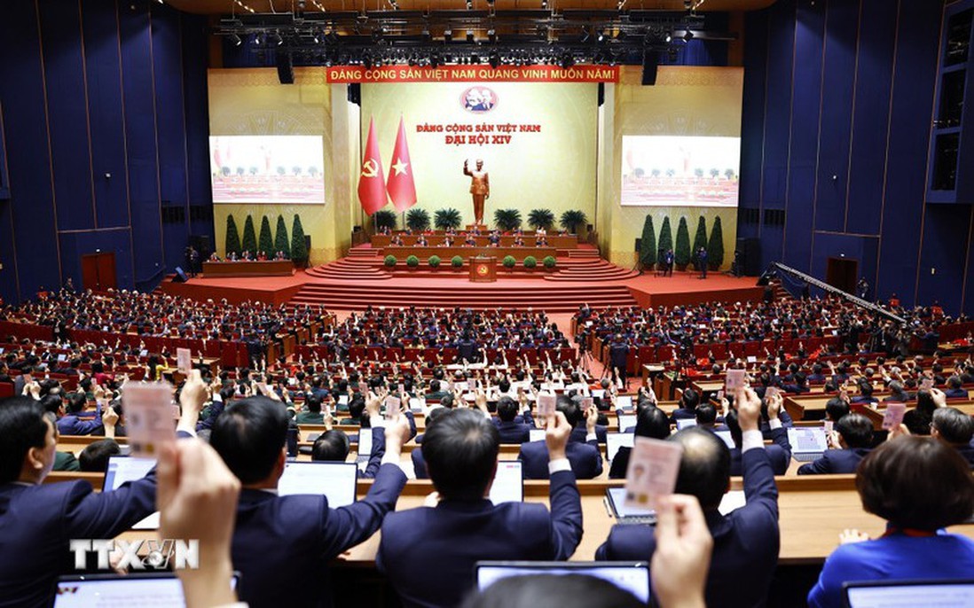 Thông qua Nghị quyết Đại hội đại biểu toàn quốc lần thứ XIV của Đảng