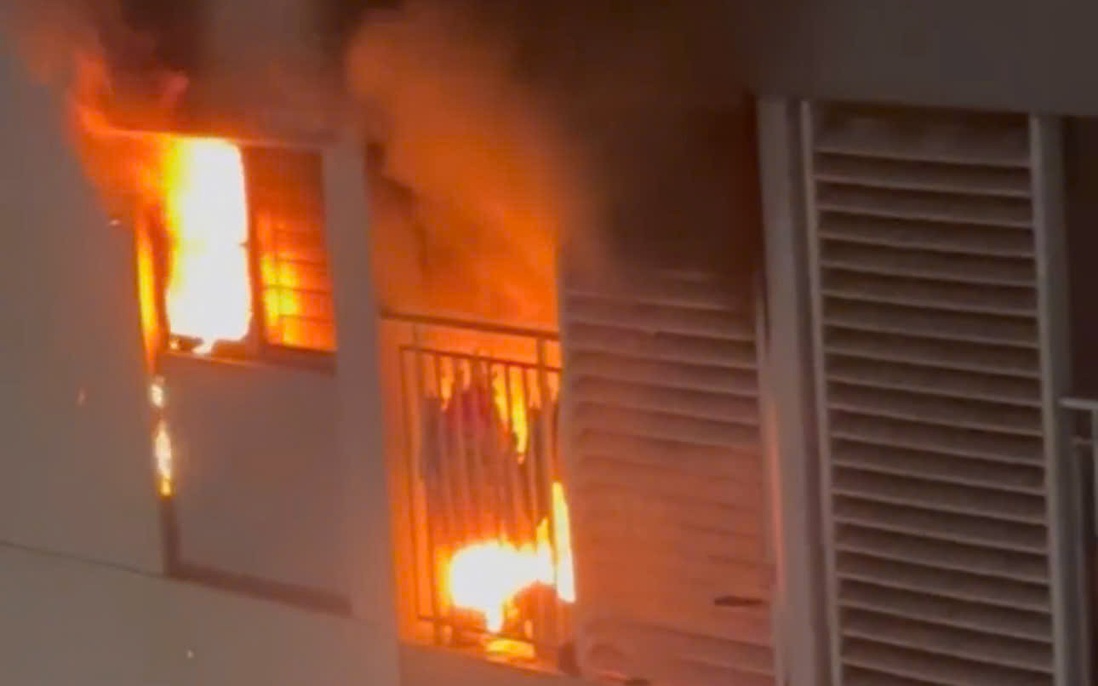 Cháy căn hộ chung cư ở TPHCM, 3 mẹ con nguy kịch