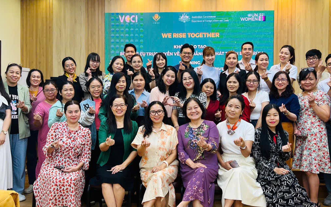 Doanh nhân nữ đồng hành cùng phát triển kinh tế tư nhân trong giai đoạn mới