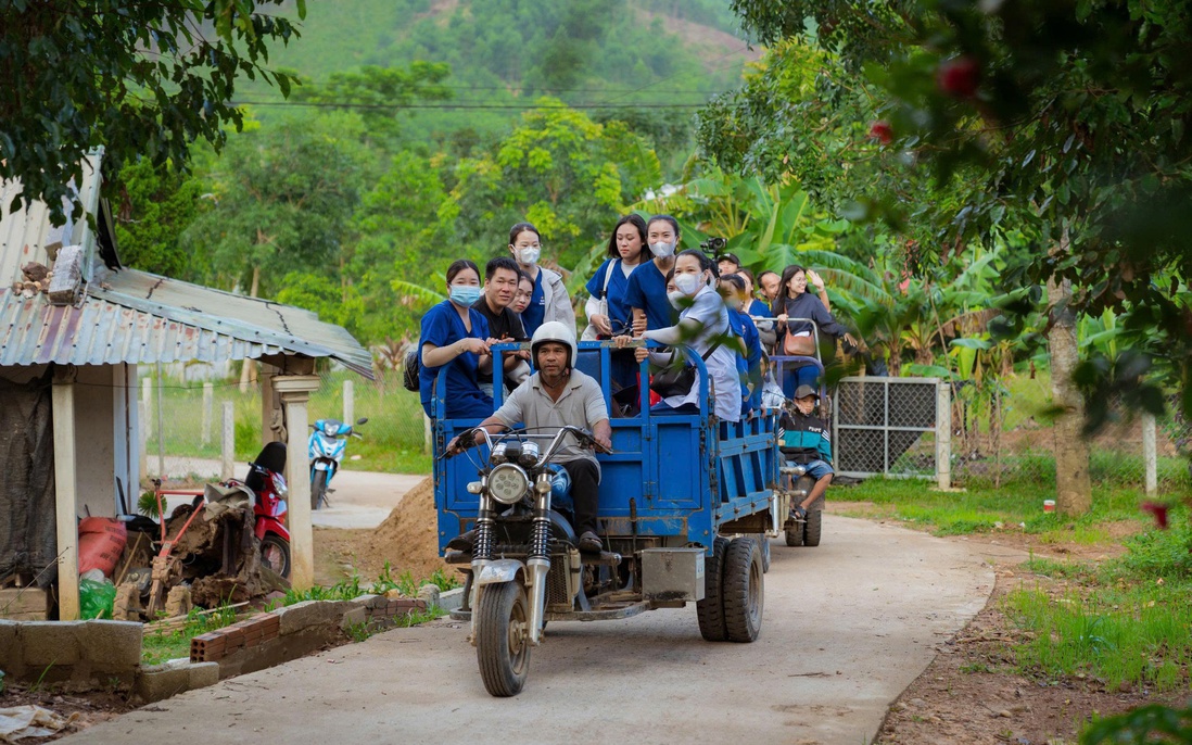 Long Châu tri ân đội ngũ chuyên viên y tế sau 1 năm tận tâm, cật lực phục vụ khách hàng