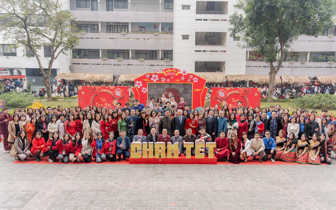 Trường đại học cho sinh viên ở nhà ăn Tết gần 2 tháng, nhận trông xe miễn phí