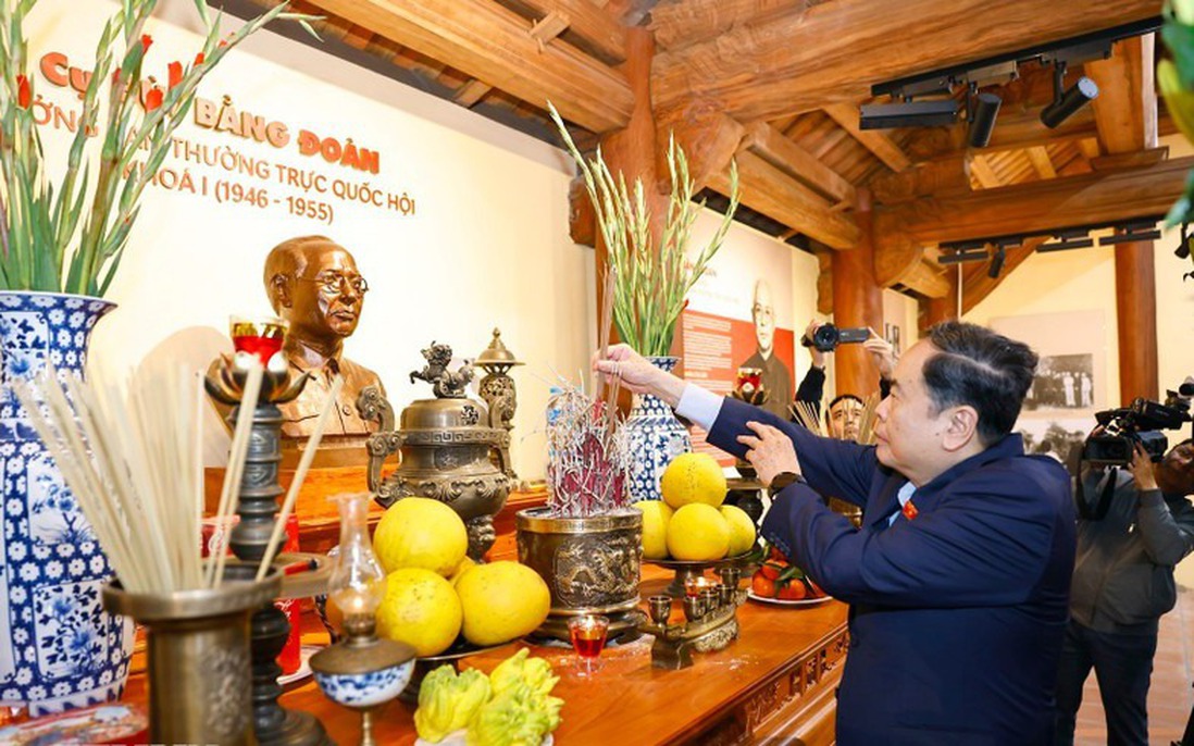 Chủ tịch Quốc hội Trần Thanh Mẫn thăm, tri ân nguyên lãnh đạo Đảng, Nhà nước