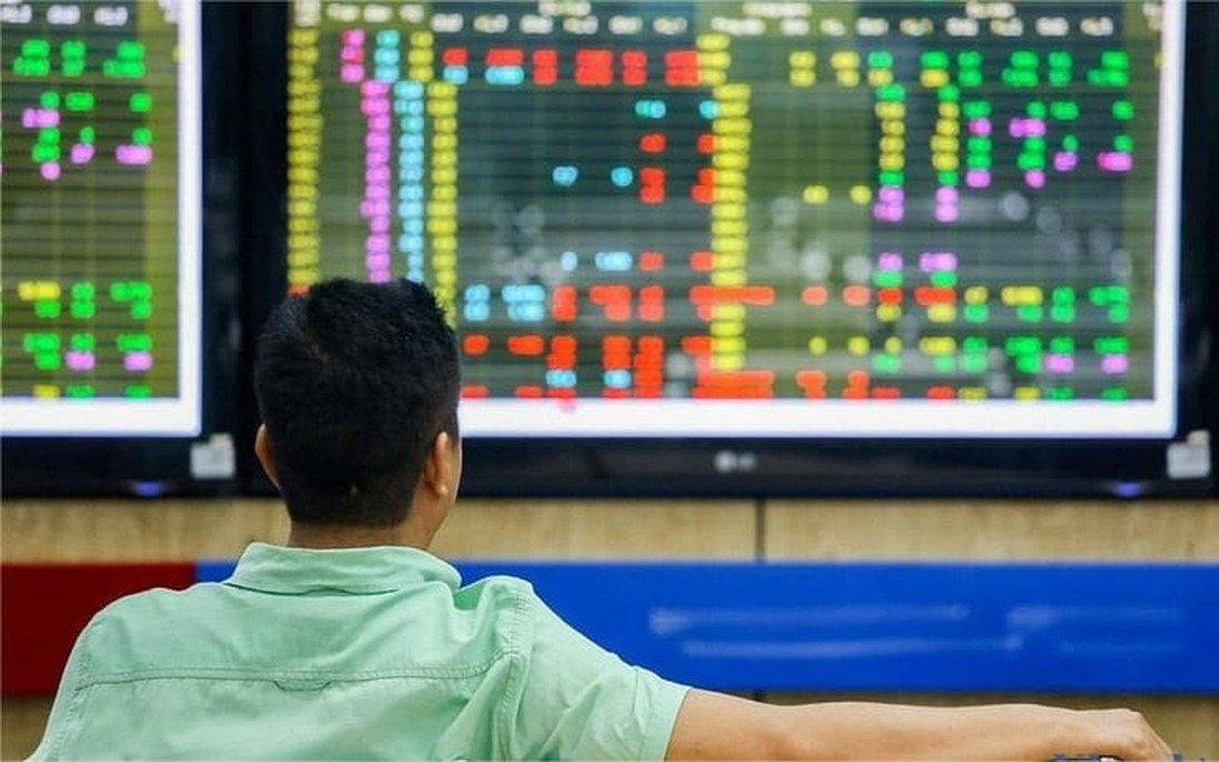 VN-Index trụ vững 1.800 điểm: Hồi kỹ thuật hay điểm tựa mong manh?