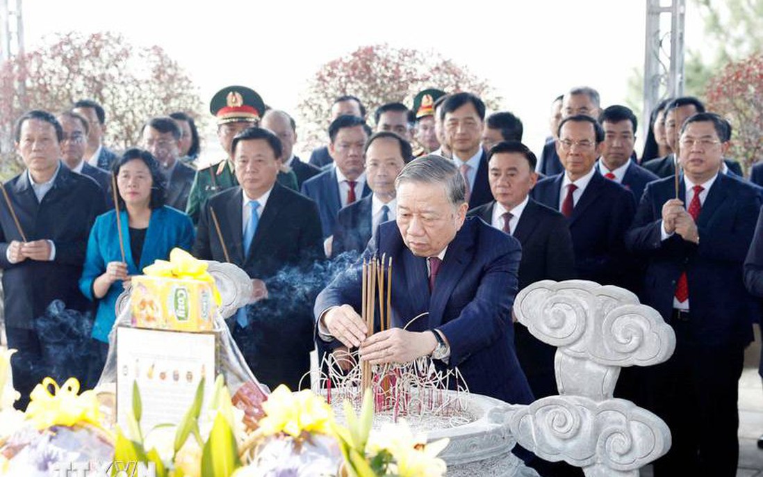 Tổng Bí thư Tô Lâm dâng hương tưởng niệm các Tổng Bí thư Trần Phú và Hà Huy Tập