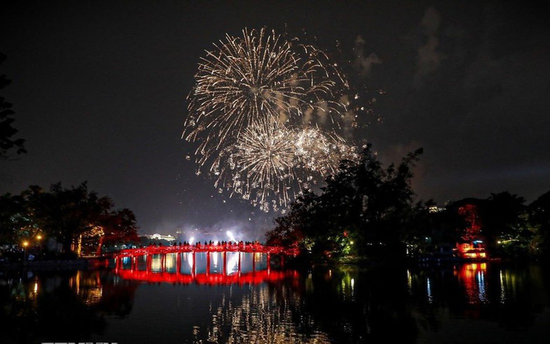 Hà Nội tổ chức bắn pháo hoa tại 31 điểm với 32 trận địa trong đêm Giao thừa