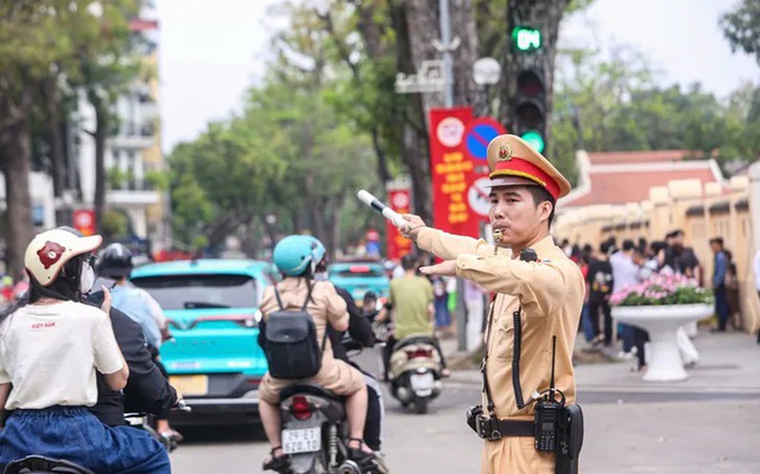 Hà Nội: Phân luồng giao thông phục vụ chương trình "Hòa nhạc ánh sáng"