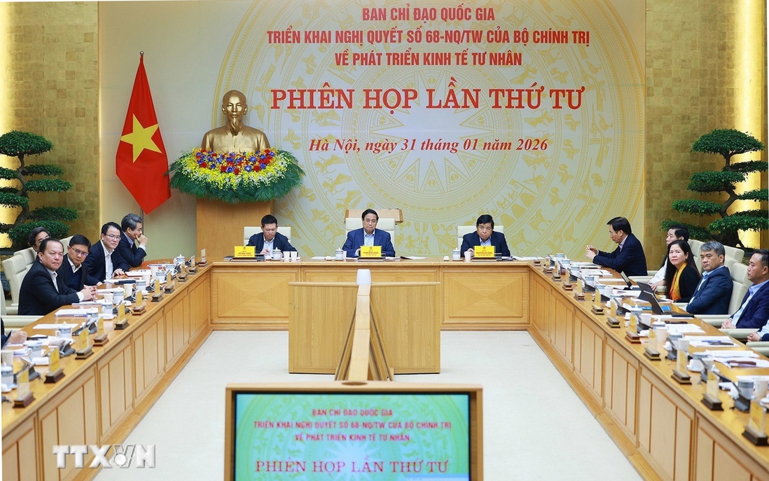 Thủ tướng: Nhà nước thực hiện "5 thông", doanh nghiệp thực hiện "5 tiên phong" để phát triển kinh tế tư nhân