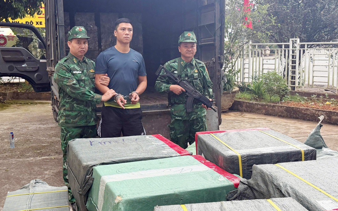 Triệt phá vụ vận chuyển 21.000 bao thuốc lá lậu từ Hà Nội đi Lào Cai
