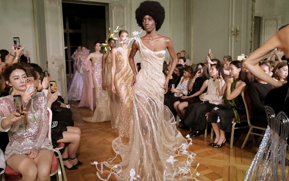 Memories of Hue on the Paris fashion runway