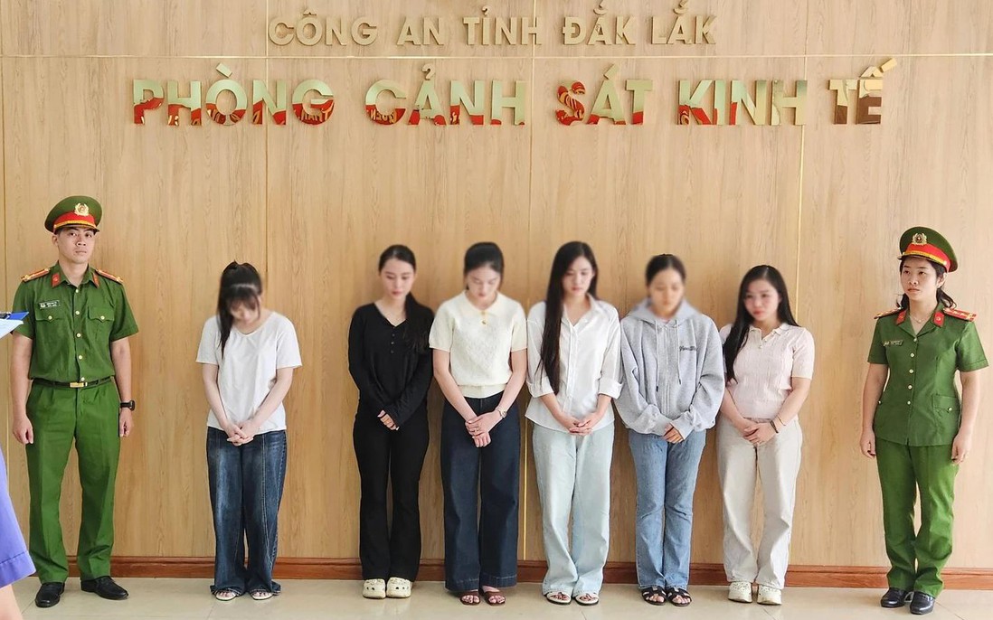 Đóng giả bác sĩ lừa khách hàng, 15 đối tượng tại 3 cơ sở thẩm mỹ bị khởi tố