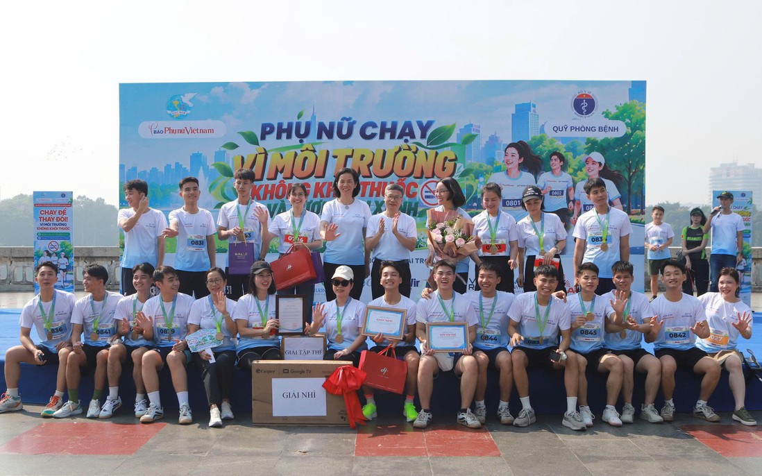 Vinh danh những vận động viên đoạt giải "chạy vì môi trường không khói thuốc"