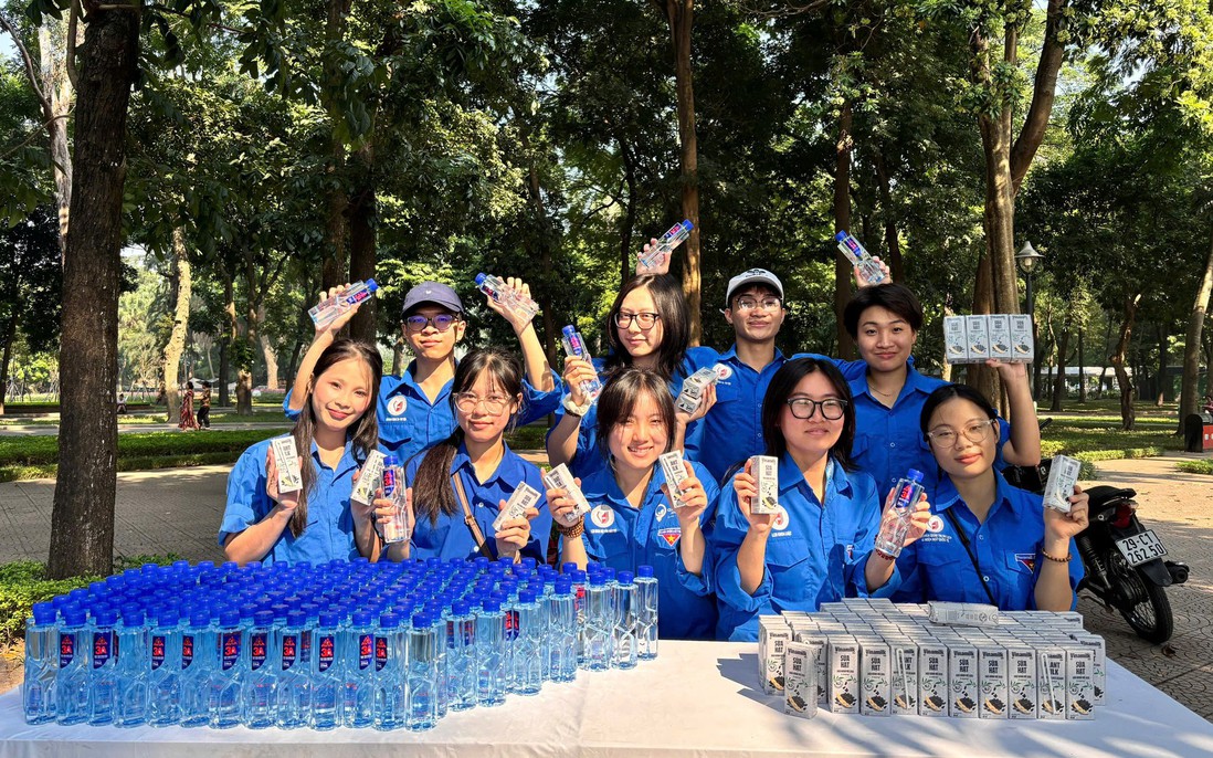 Sinh viên trường Đại học Văn hóa Hà Nội tiếp sức cho những bước chạy vì cộng đồng