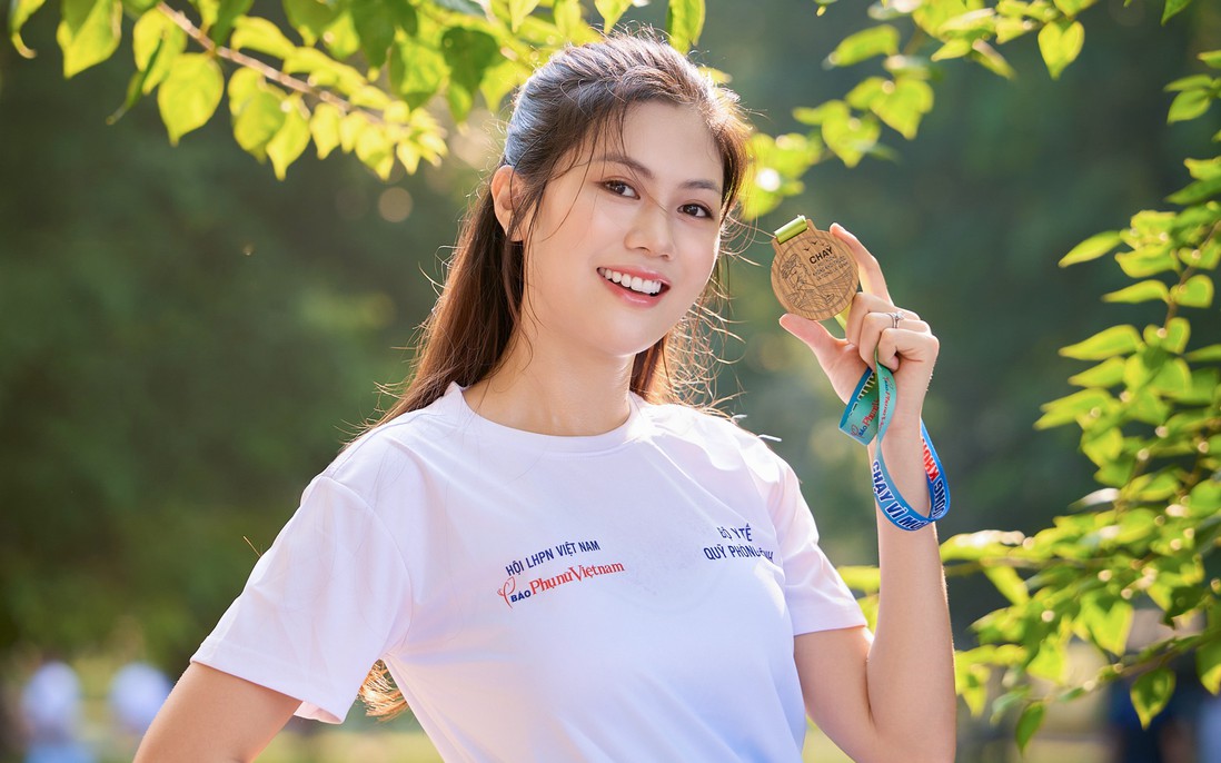 Hoa khôi Vũ Hương Giang lan tỏa thông điệp "nói không với thuốc lá"