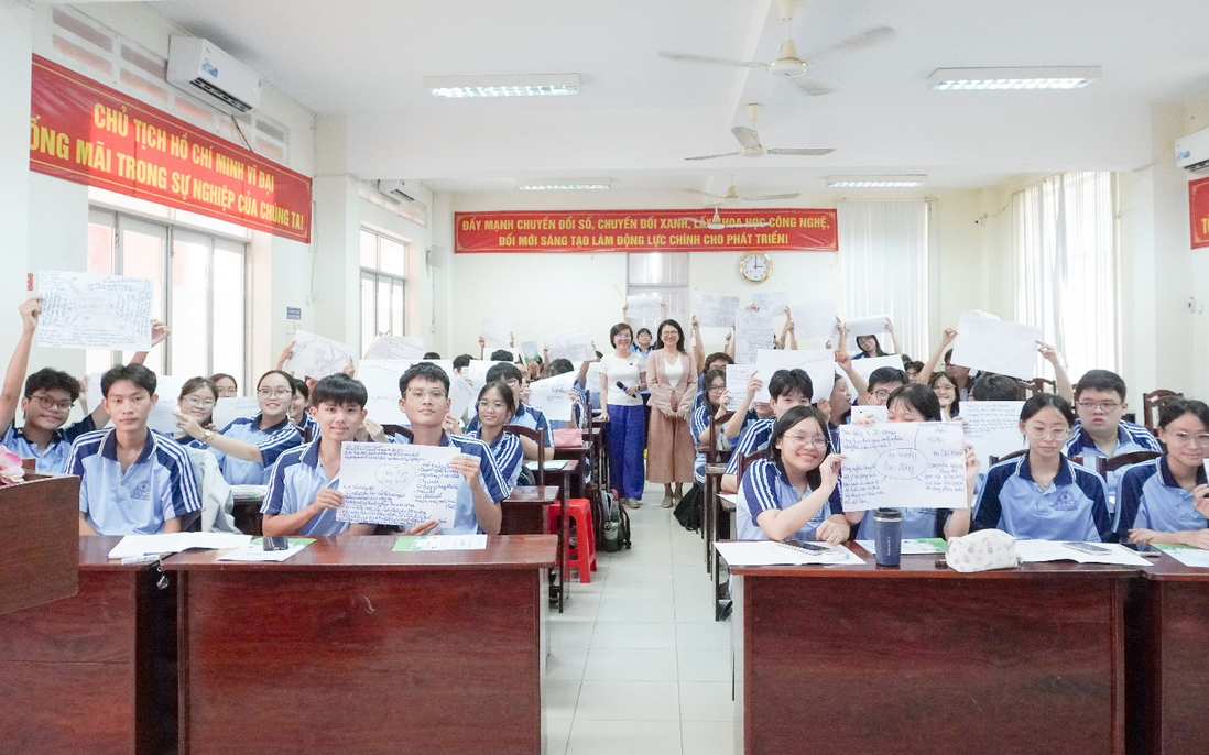 Shinhan life Việt Nam hoàn thành chương trình hướng nghiệp S-Career 2026 cho học sinh trung học phổ thông