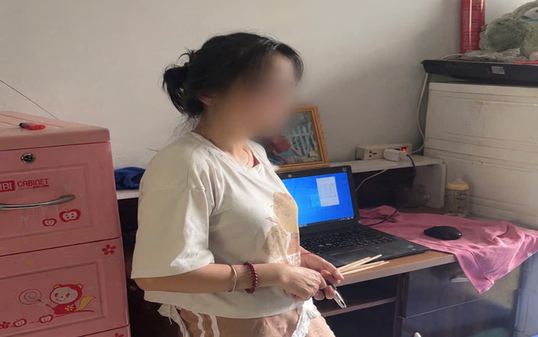 Bắt quả tang người phụ nữ gọi hàng nghìn cuộc, giăng bẫy nhận tiền an sinh