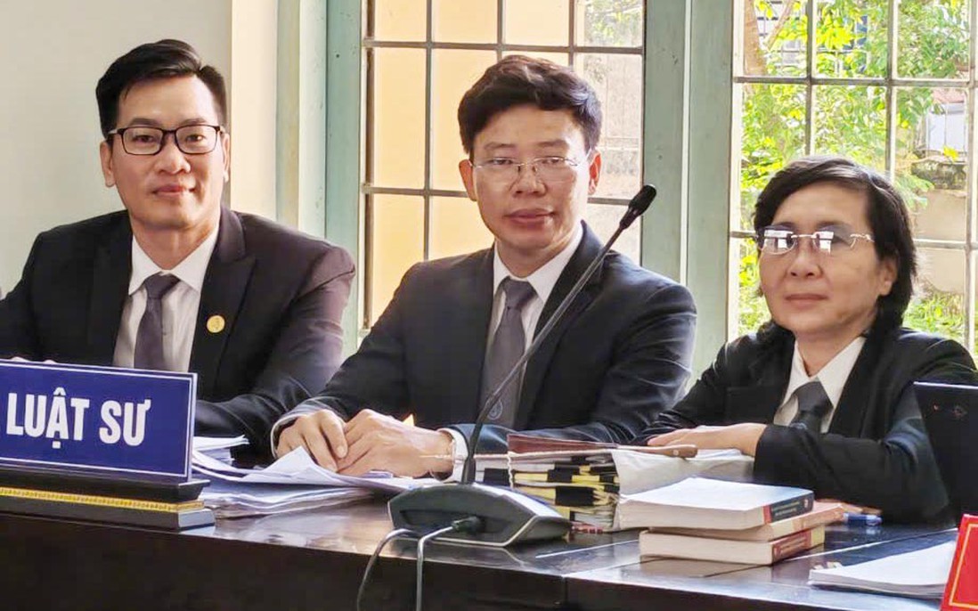 Luật sư của bị hại đề nghị đối chiếu tình tiết, tòa đưa phán quyết vụ tai nạn giao thông tại Vĩnh Long