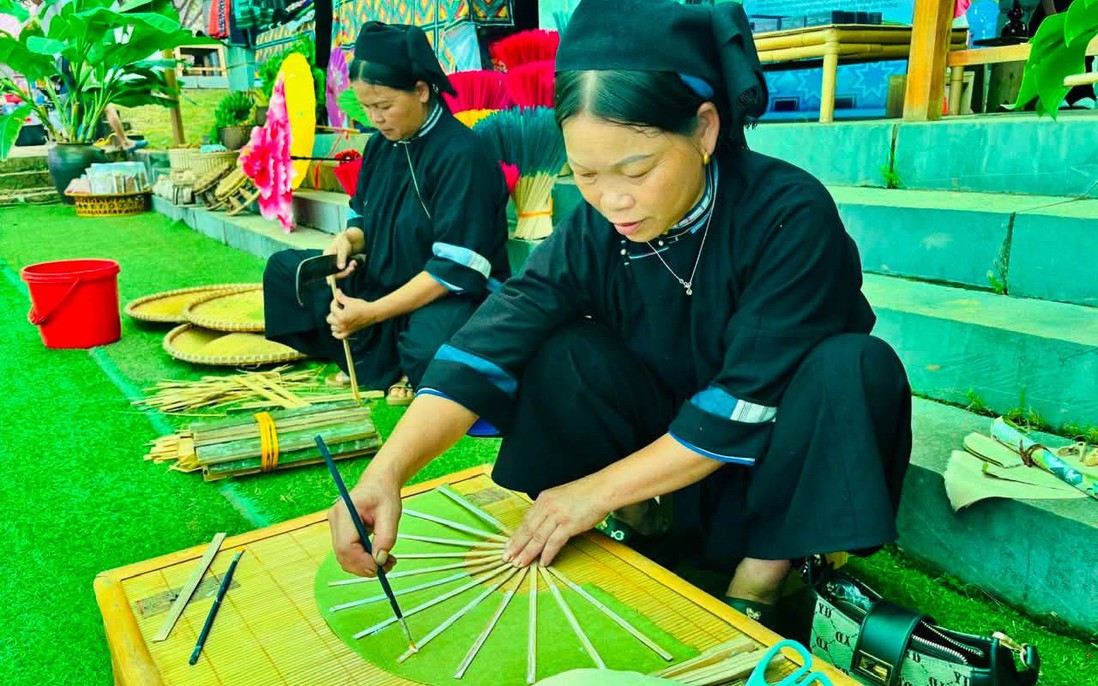 Phụ nữ kinh doanh trực tuyến: Giữ an toàn thông tin khách hàng chính là bảo vệ thương hiệu