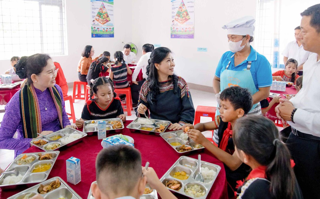 Bữa ăn đủ đầy, nuôi dưỡng những ước mơ