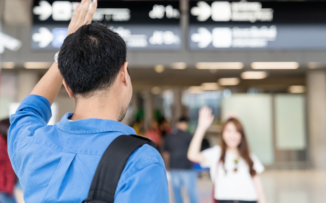 Chẳng lẽ tình yêu không đủ mạnh để vượt qua khoảng cách?