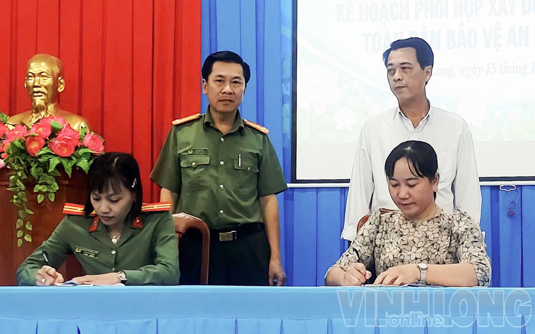 Vĩnh Long: Phụ nữ Phòng An ninh chính trị nội bộ ký kết kế hoạch phối hợp với Hội LHPN xã Nhị Long