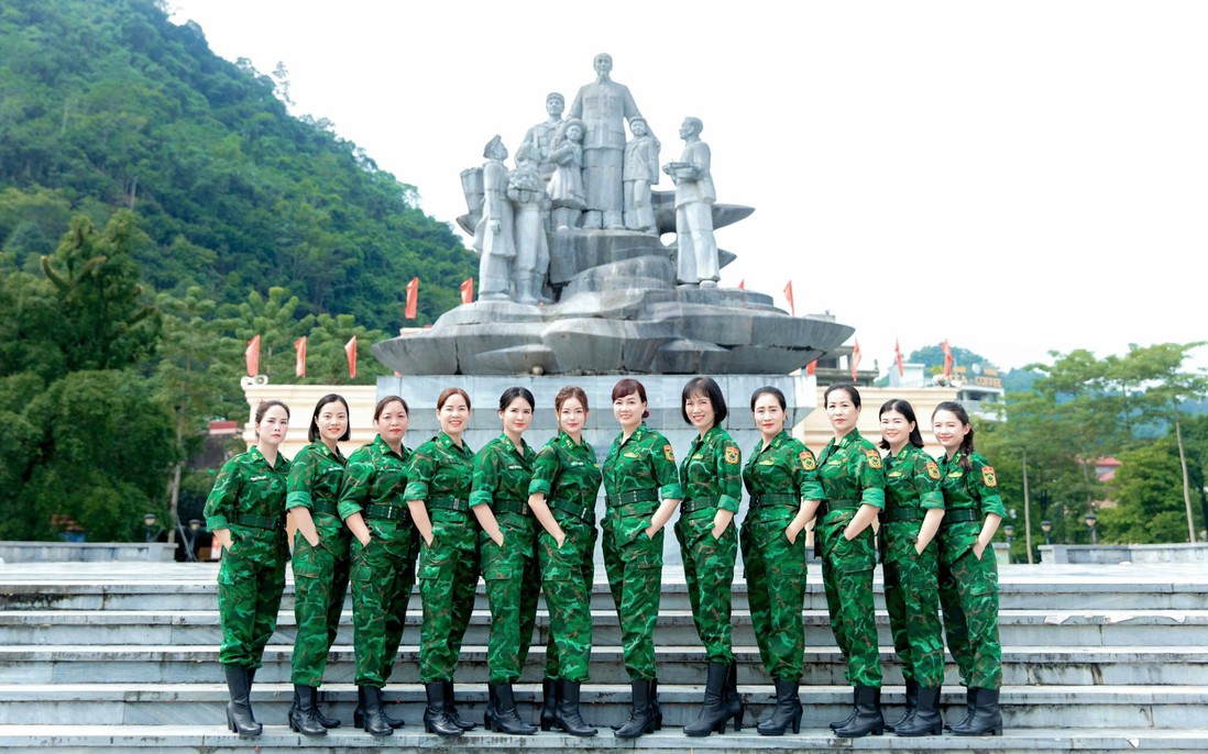 Tôn vinh những "bông hoa thép" nơi địa đầu Tổ quốc