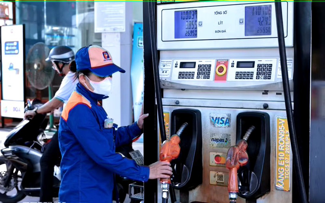 Đề xuất doanh nghiệp xăng dầu báo giá mới trước 30 phút, dừng Quỹ bình ổn từ năm 2027