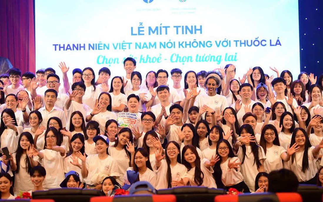 Thanh niên Việt Nam hưởng ứng xây dựng môi trường không khói thuốc lá