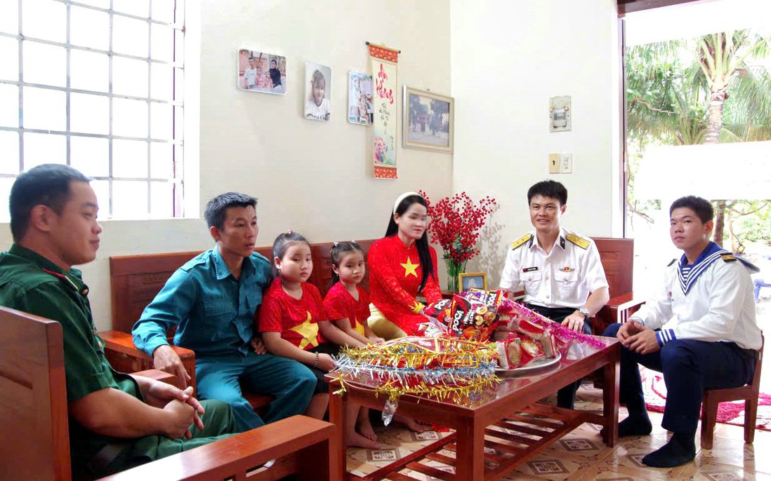 Phụ nữ Đặc khu Trường Sa vun đắp hạnh phúc gia đình,
góp sức bảo vệ chủ quyền biển, đảo