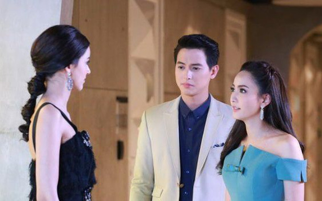 Sống dưới "bóng" vợ cũ